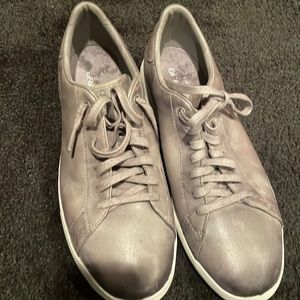 Cole haan grand pro men’s shoe a few little minor scuffs only worn three times